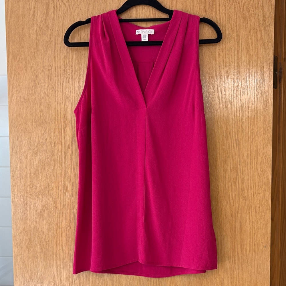 EUC Eliane Rose Fuchsia V-Neck Sleeveless Tank Blouse-S